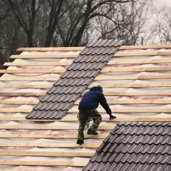 Jakie łaty pod dachówkę wybrać: parametry i wymiary dla trwałego dachu