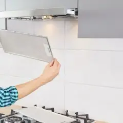 Prosty sposób jak zamontować okap w szafce IKEA: kompletna instrukcja