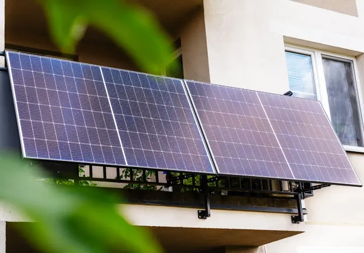  Zestaw fotowoltaiczny na balkon - prosty i ekonomiczny sposób na własną energię odnawialną