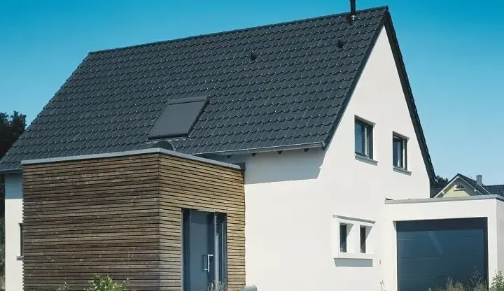 Jaką dachówkę wybrać na dach dwuspadowy: poradnik majstra budowlanego