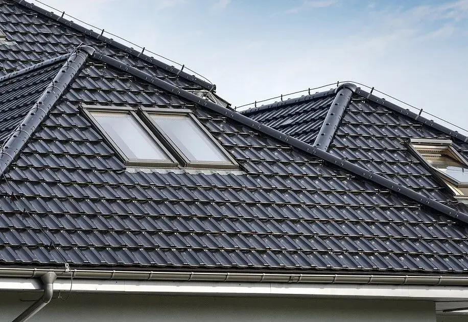 Jaka dachówka ceramiczna czy betonowa? Poznaj fakty przed zakupem